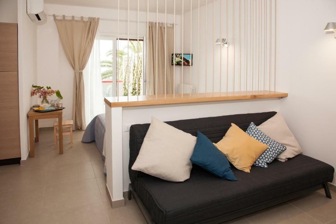SulMare Alba Adriatica Bed & Breakfast Exterior foto