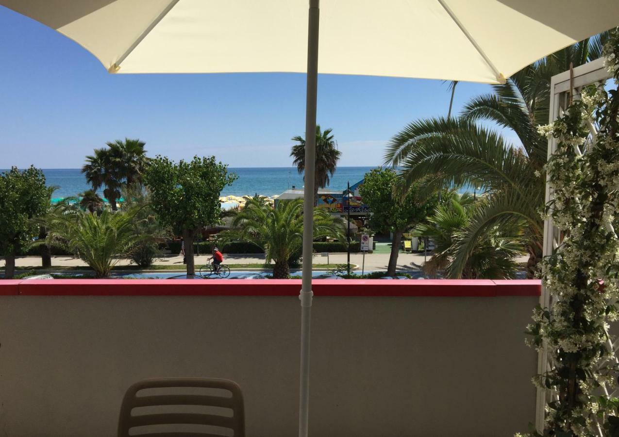 SulMare Alba Adriatica Bed & Breakfast Exterior foto