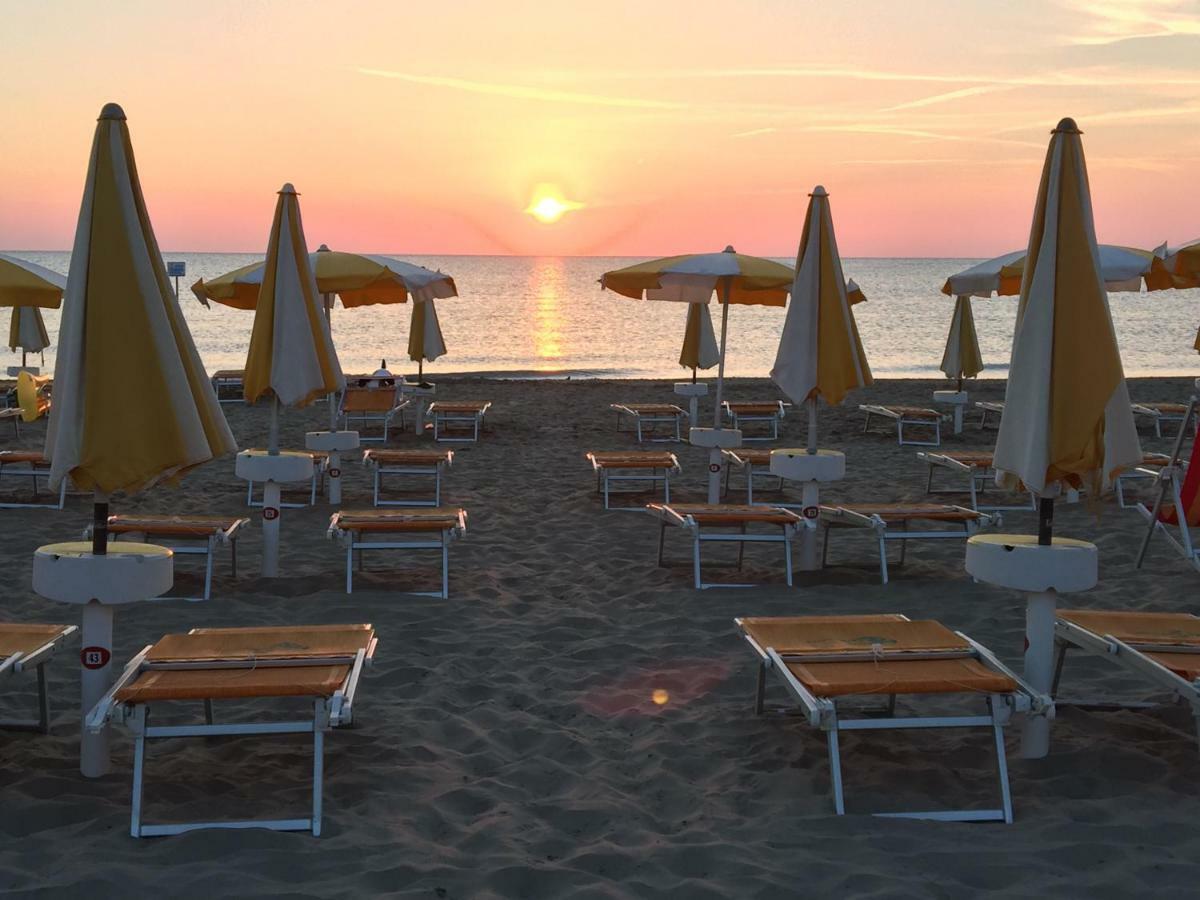 SulMare Alba Adriatica Bed & Breakfast Exterior foto