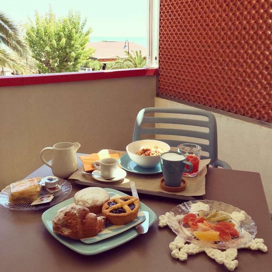 SulMare Alba Adriatica Bed & Breakfast Exterior foto