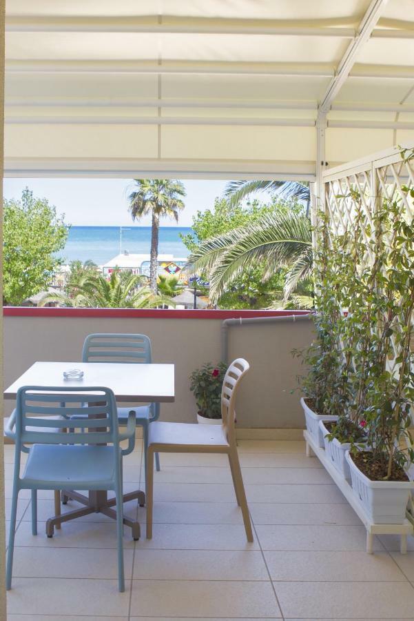 SulMare Alba Adriatica Bed & Breakfast Exterior foto