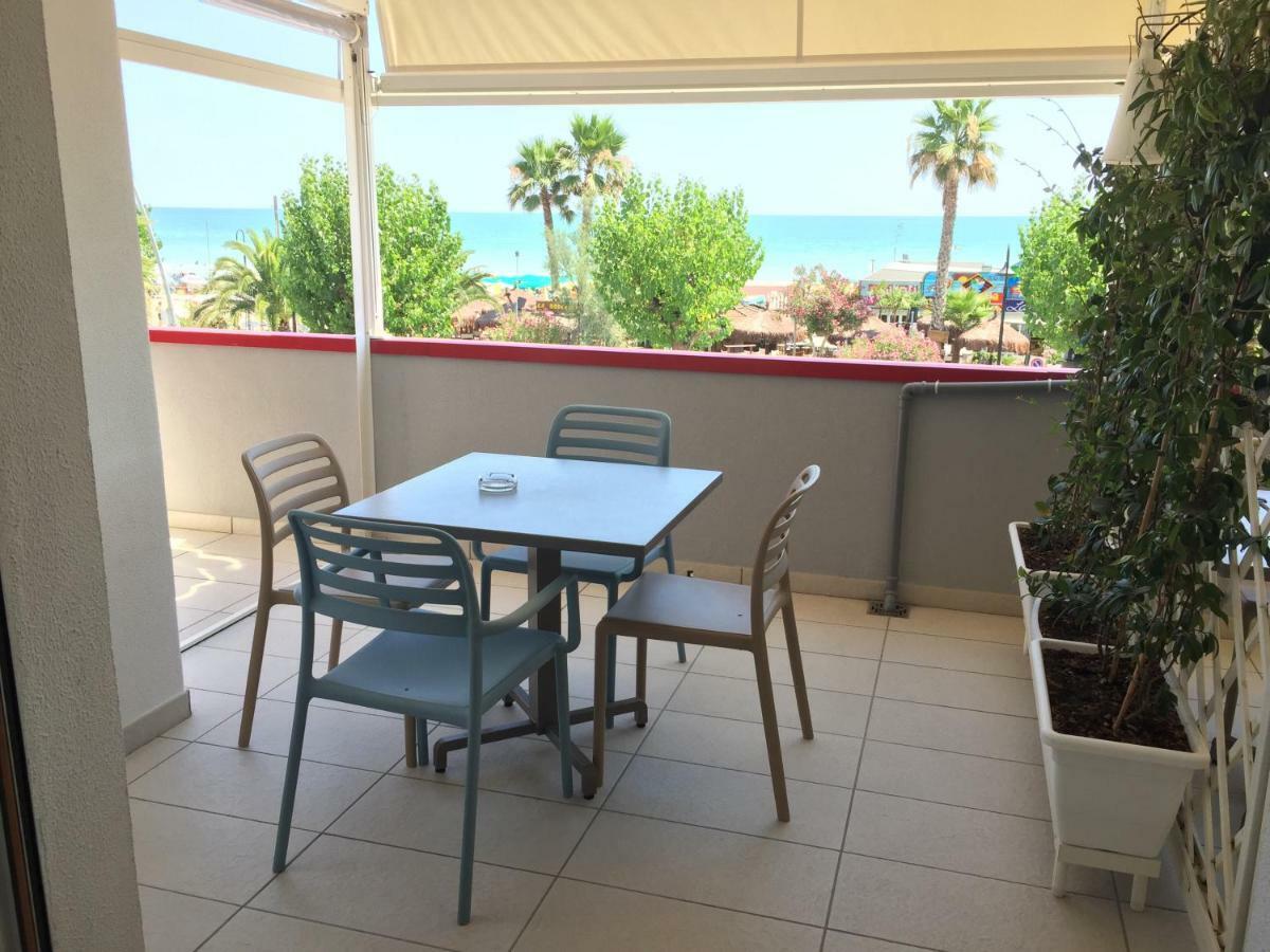 SulMare Alba Adriatica Bed & Breakfast Exterior foto